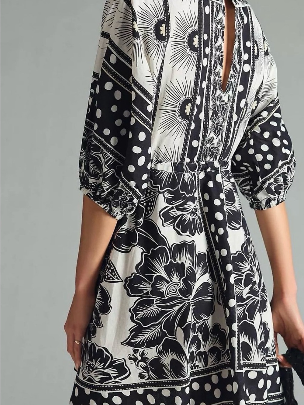 FARM Rio Black & White Floral Wrap Robe Dress - Picture 2 of 3